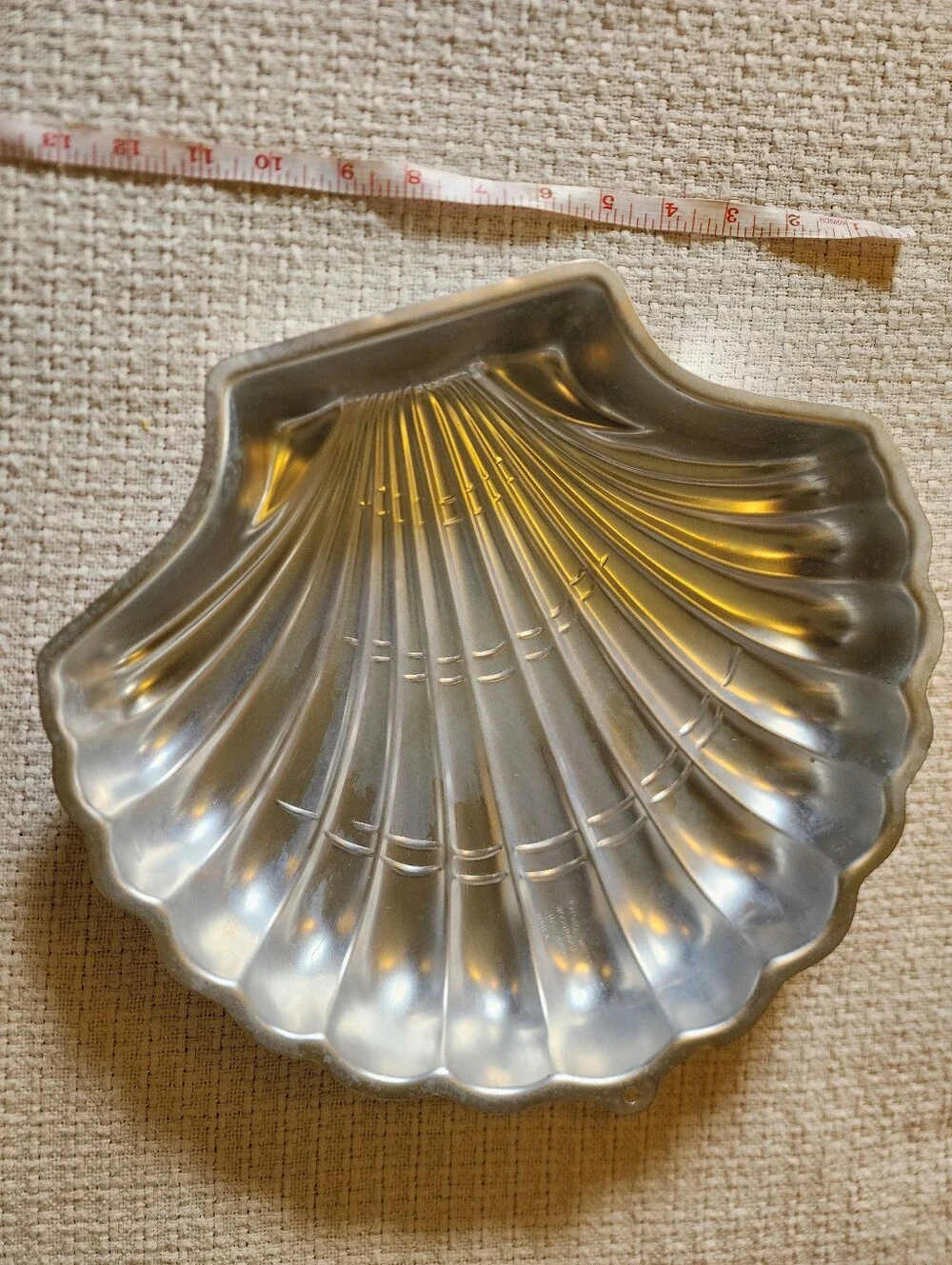 1989 Wilton Seashell Cake Pan
